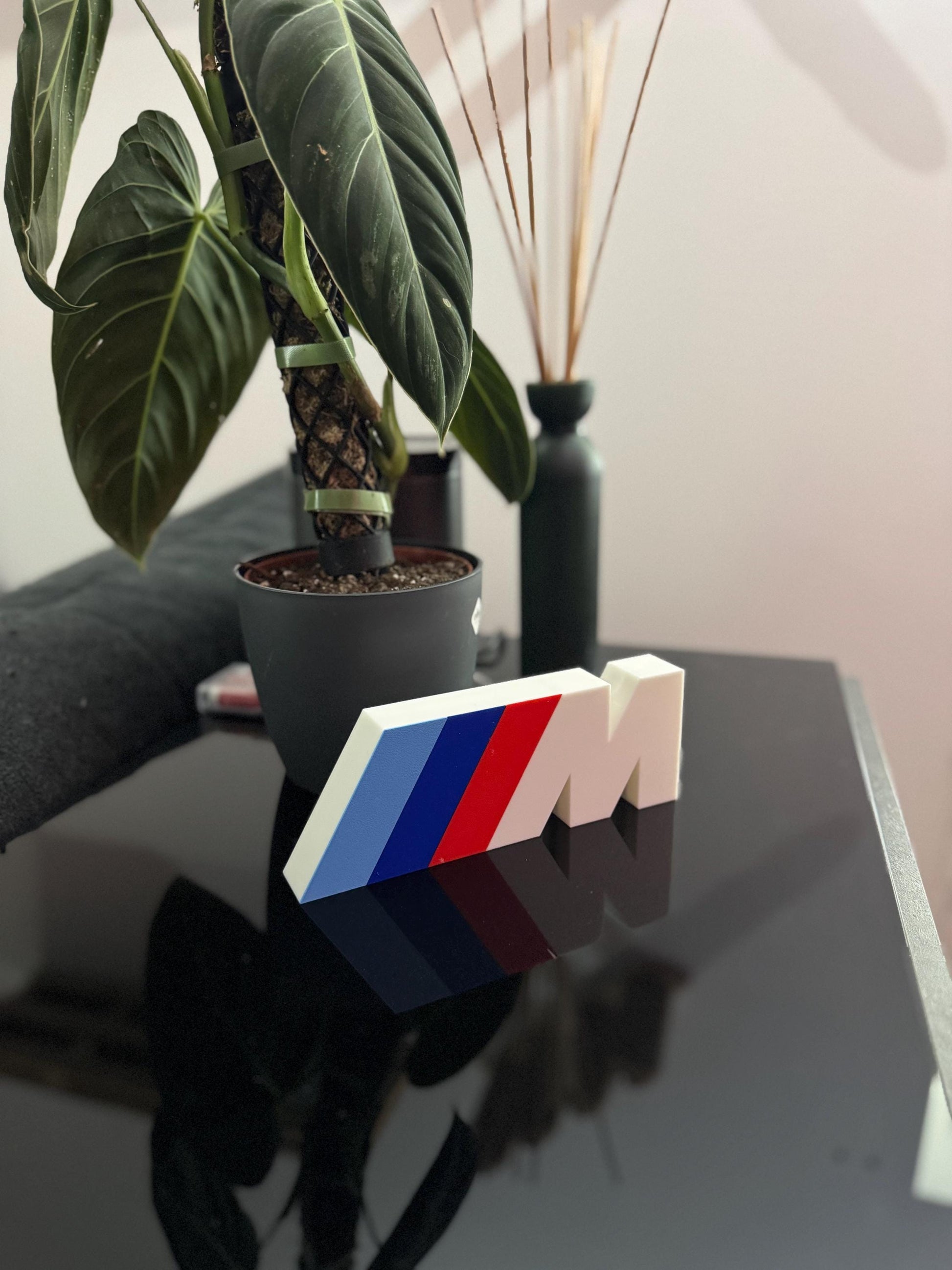 BMW M Lightbox, Lampe – Bringe die Power der M-Streifen zum Leuchten!
