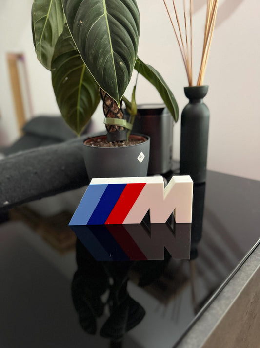 BMW M Lightbox, Lampe – Bringe die Power der M-Streifen zum Leuchten!