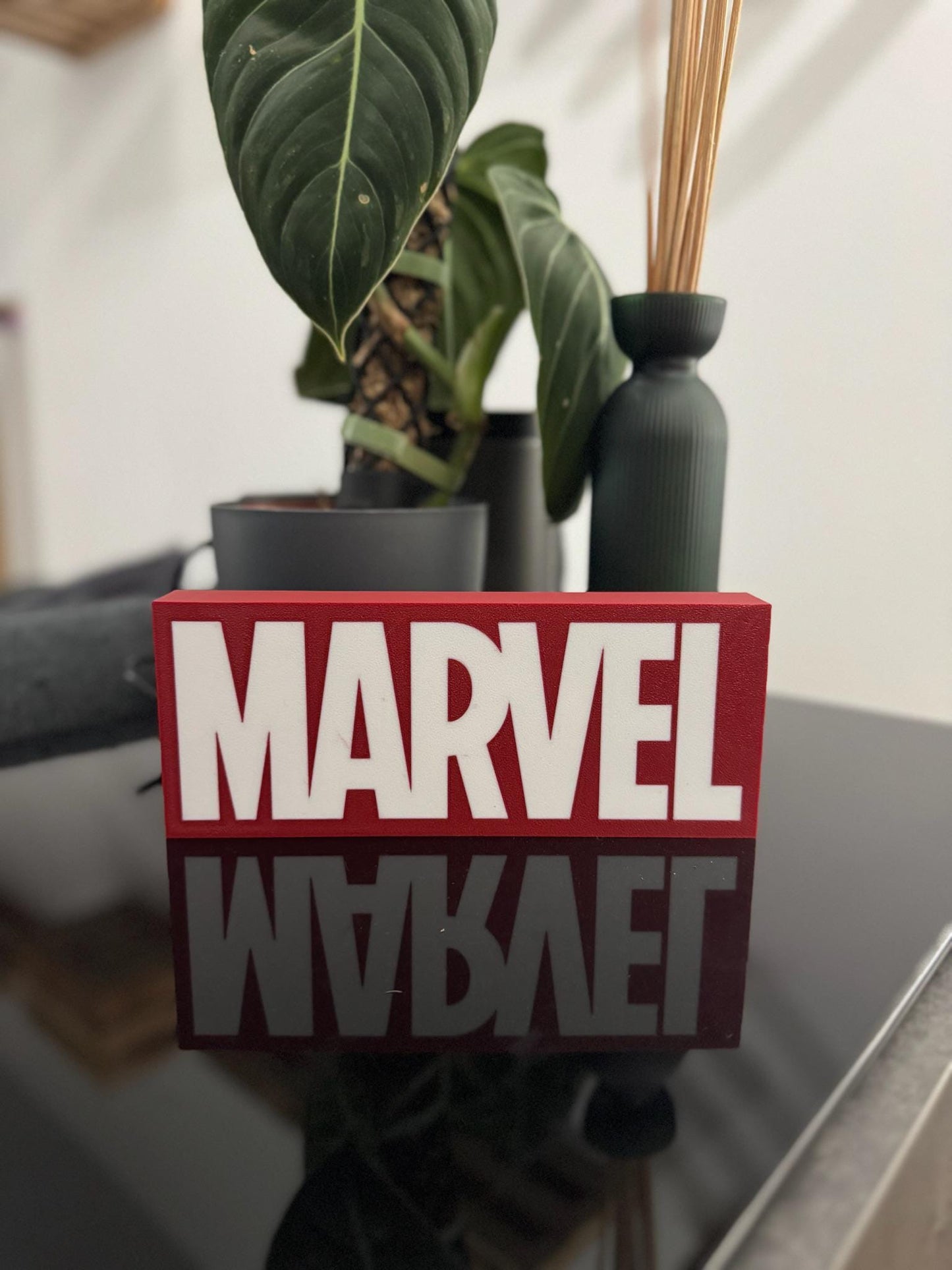 Episches Marvel-Universum: Leuchtende Helden in Action