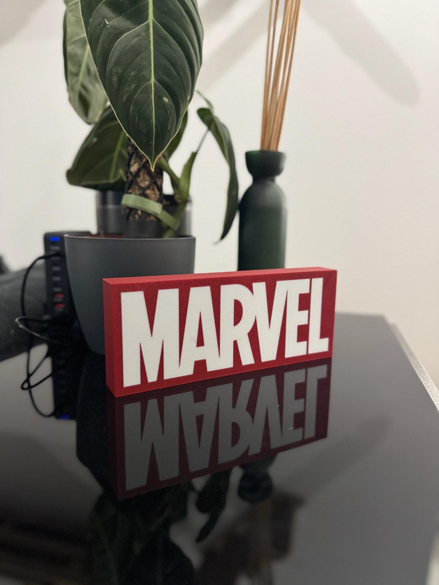 Episches Marvel-Universum: Leuchtende Helden in Action
