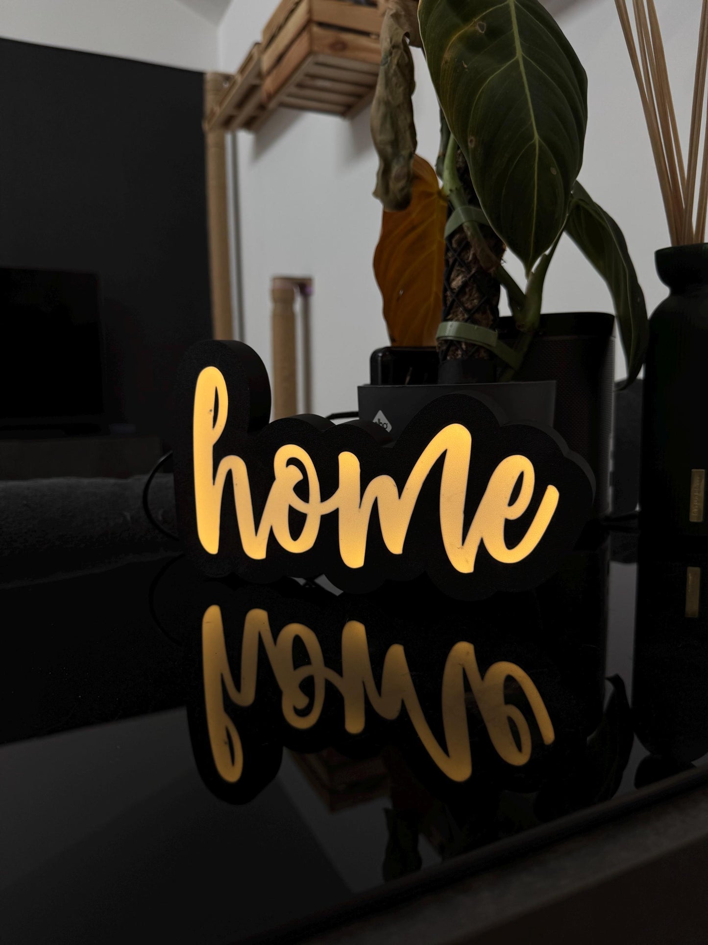 Gemütliche Lightbox mit Schriftzug 'Home' – Dekoratives Highlight für Dein Zuhause