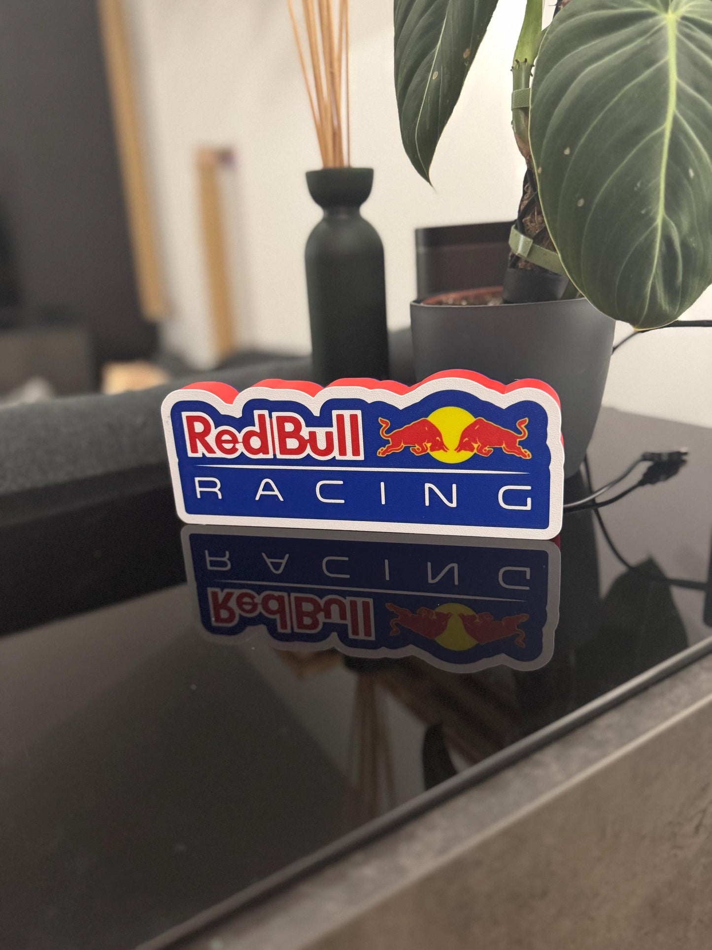 Red Bull Racing Lightbox: Leuchtende Power für Motorsportfans