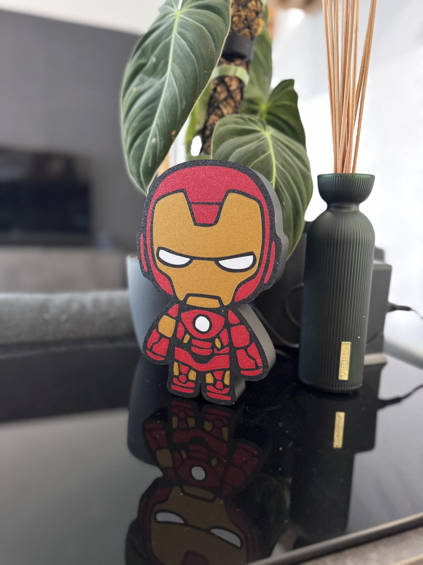 Baby Iron Man Lightbox – Marvel-Magie für dein Zuhause