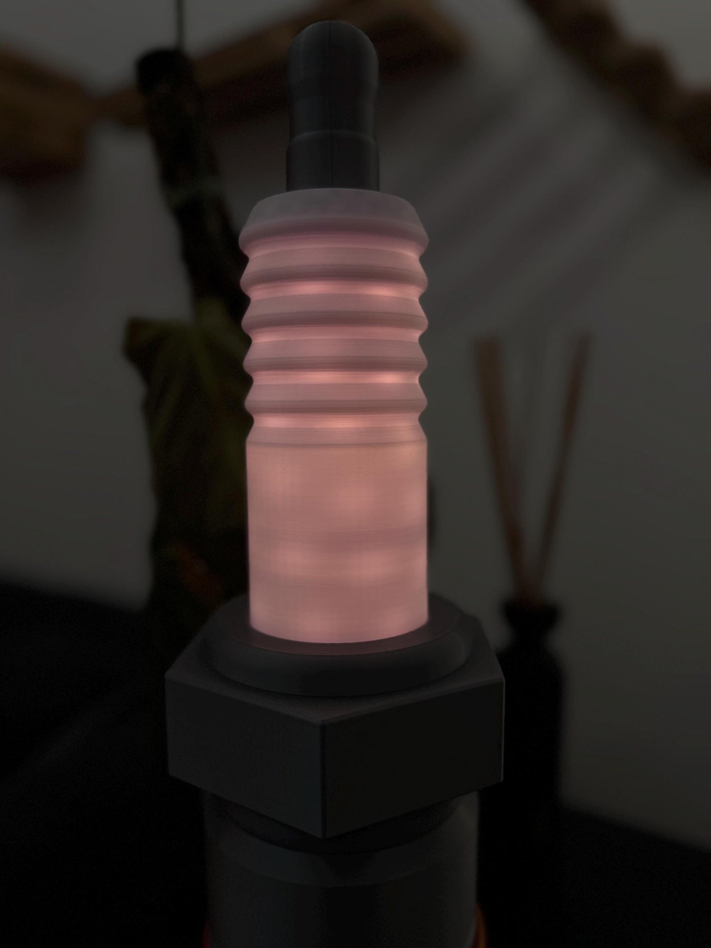 3D-gedruckte Zündkerze (50 cm x 14 cm) – Einzigartige Deko mit LED-Option