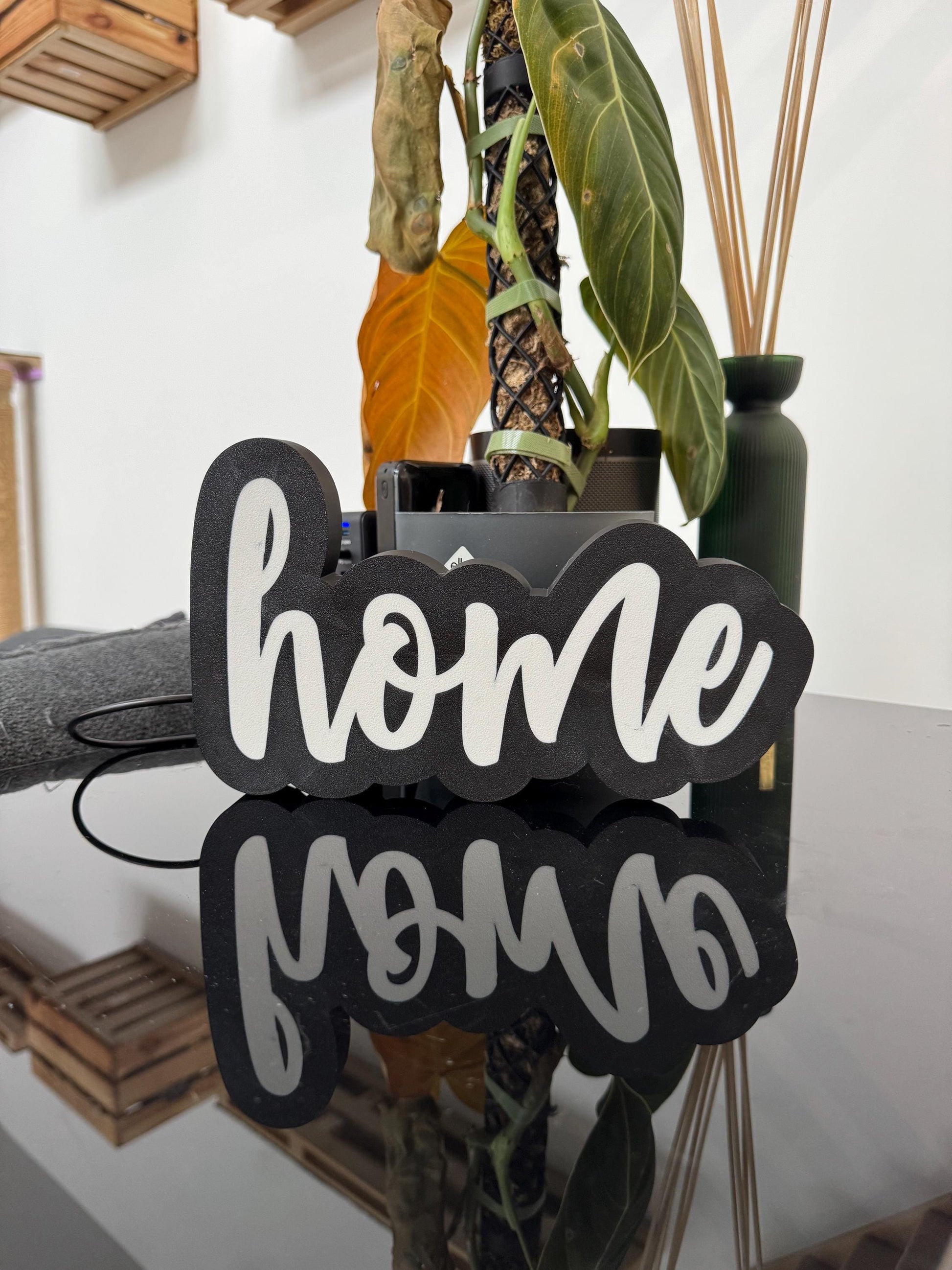 Gemütliche Lightbox mit Schriftzug 'Home' – Dekoratives Highlight für Dein Zuhause