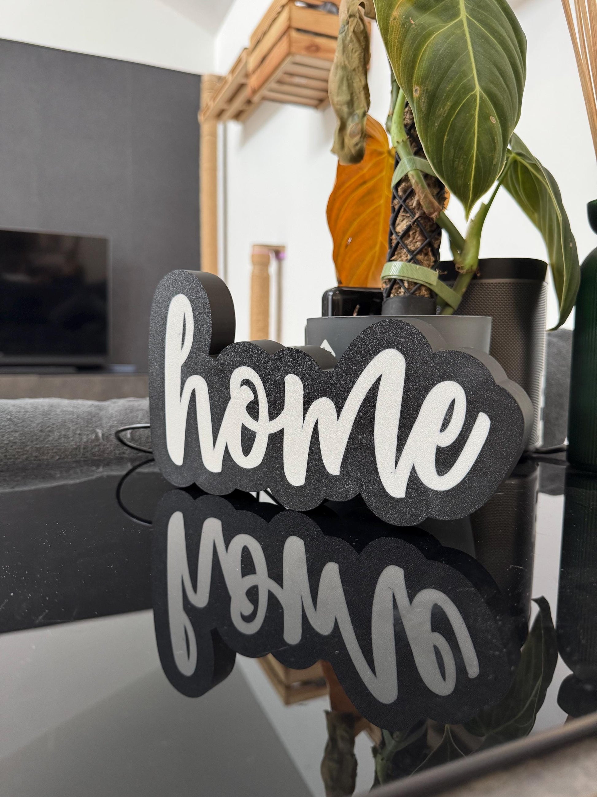 Gemütliche Lightbox mit Schriftzug 'Home' – Dekoratives Highlight für Dein Zuhause