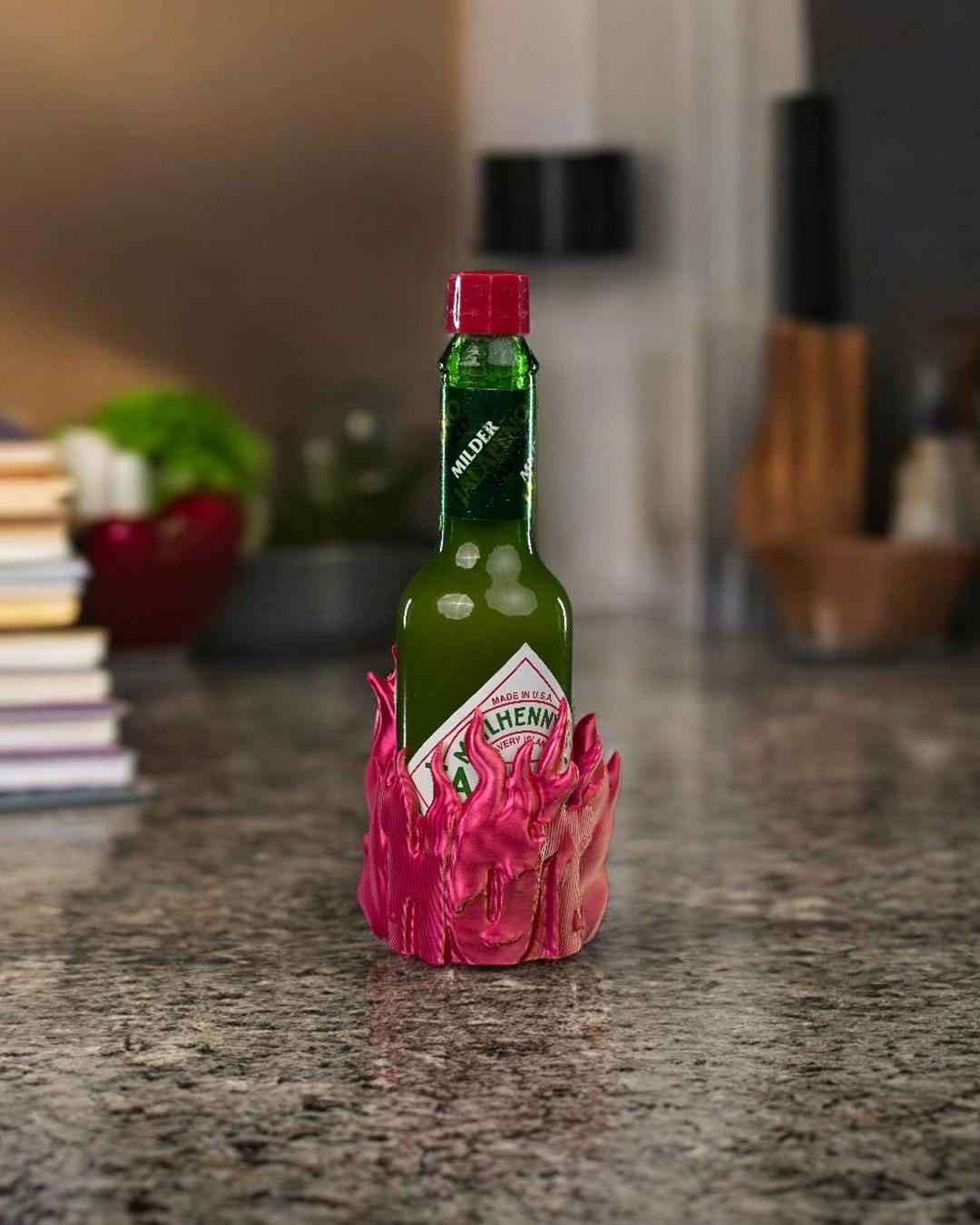 Caution: Hot! Tabasco Holder – Der perfekte Halter für deine Lieblings-Hot-Sauce!