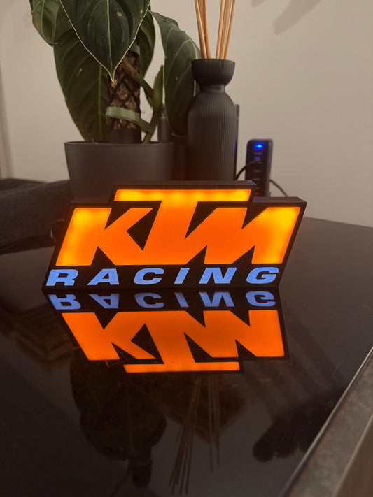 KTM Racing Lightbox – Die Freiheit des Rennsports im eigenen Raum