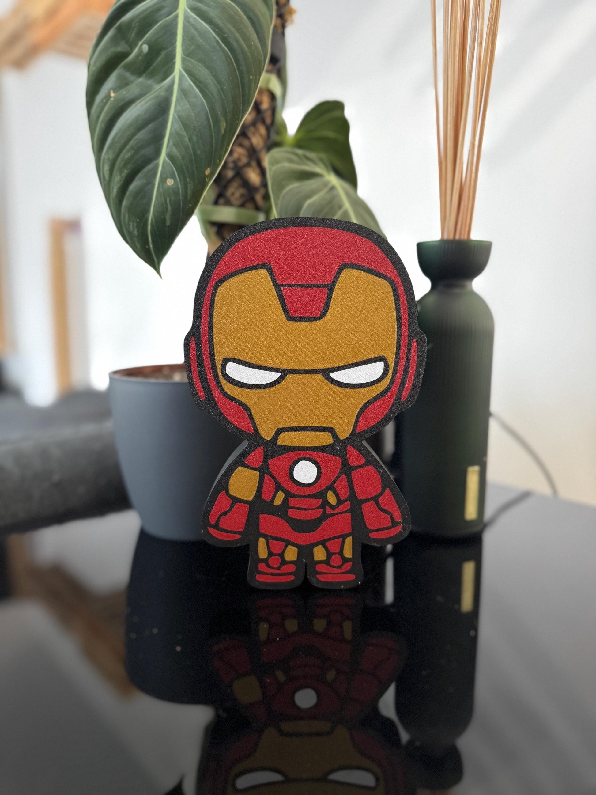 Baby Iron Man Lightbox – Marvel-Magie für dein Zuhause