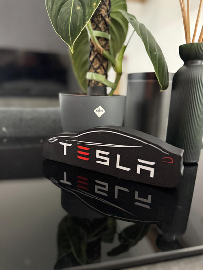 Tesla Lightbox – Stilvolle Silhouette mit ikonischem Schriftzug